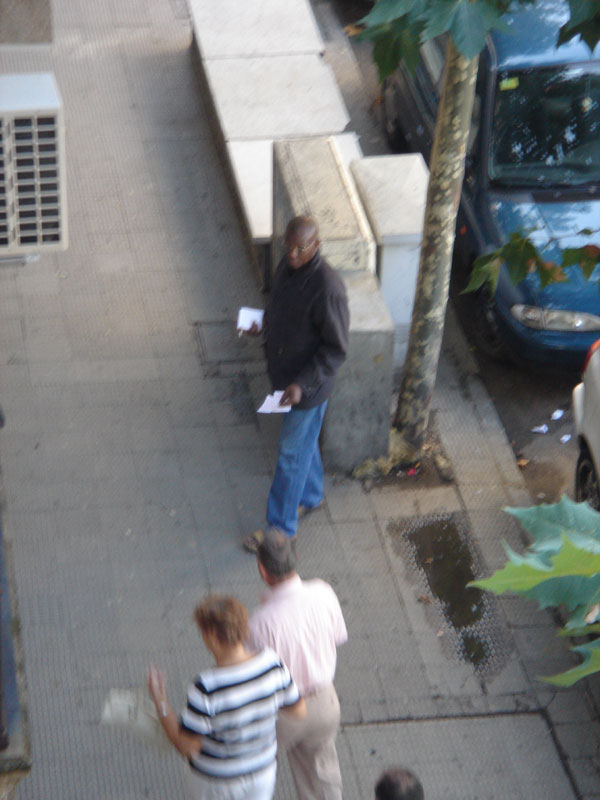 Bakoba repartiendo