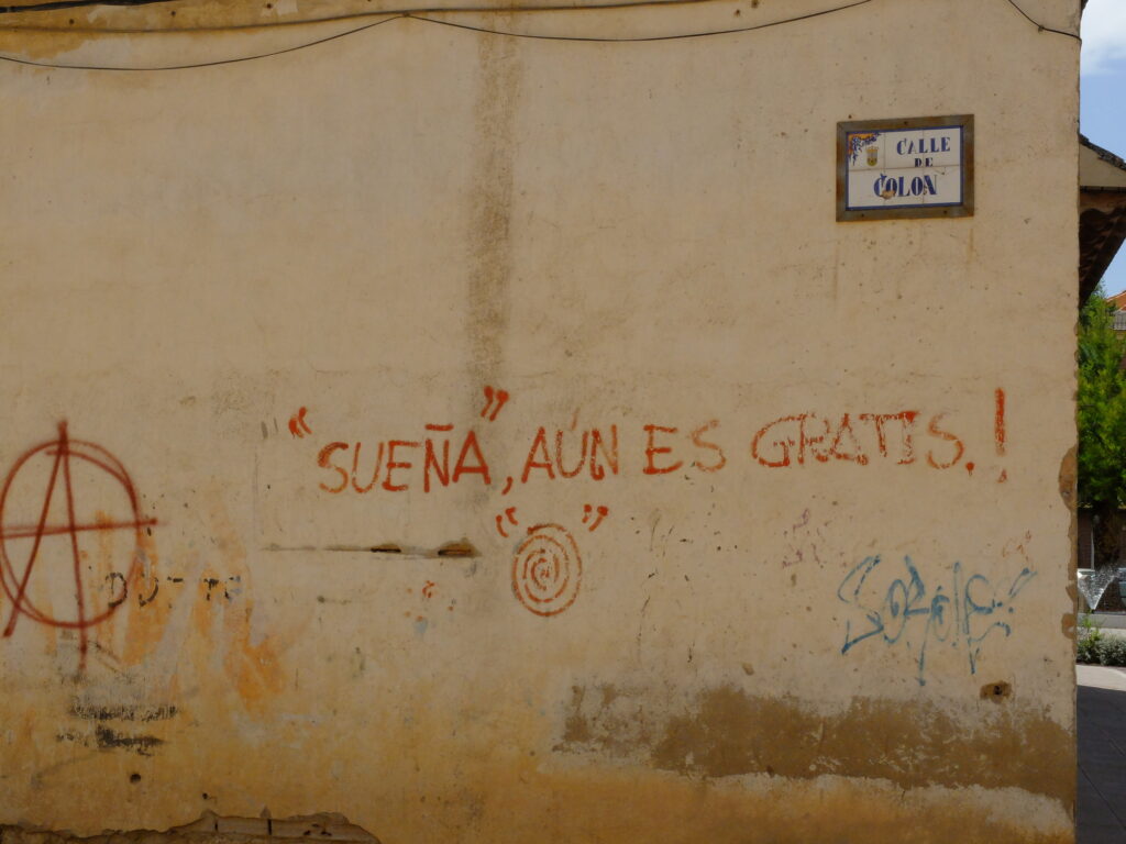 PIntada "Sueña, aún es gratis"